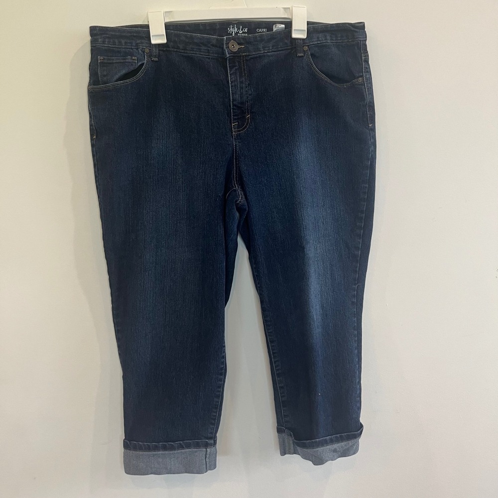 Style & Co Woman Dark Wash Denim Capri Jeans Cuffed Hem Size 20W